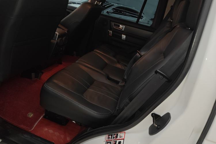 Used Land Rover Discovery 2015 3.0 SC V6 SE Left Rear Seat