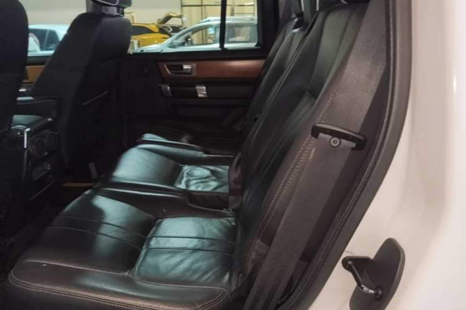 Used Land Rover Discovery 2015 3.0 SC V6 SE Left Rear Seat