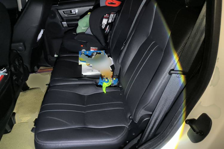 Used Land Rover Discovery 2015 3.0 SC V6 SE Left Rear Seat