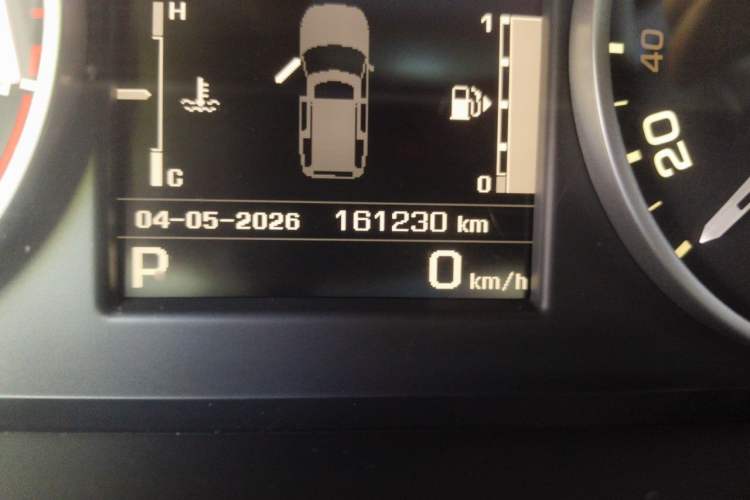 Used Land Rover Discovery 2015 3.0 SC V6 HSE Odometer Close Up