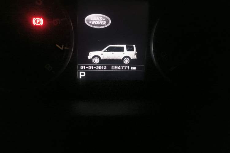 Used Land Rover Discovery 2015 3.0 SC V6 SE Odometer Close Up