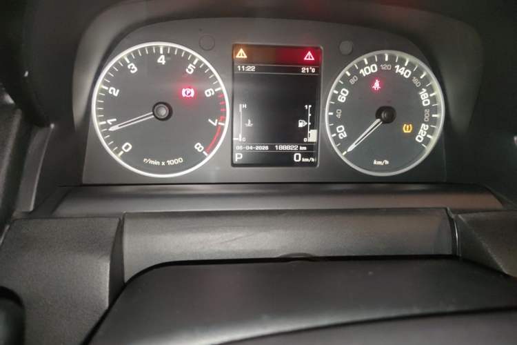 Used Land Rover Discovery 2015 3.0 SC V6 HSE Luxury Odometer Close Up
