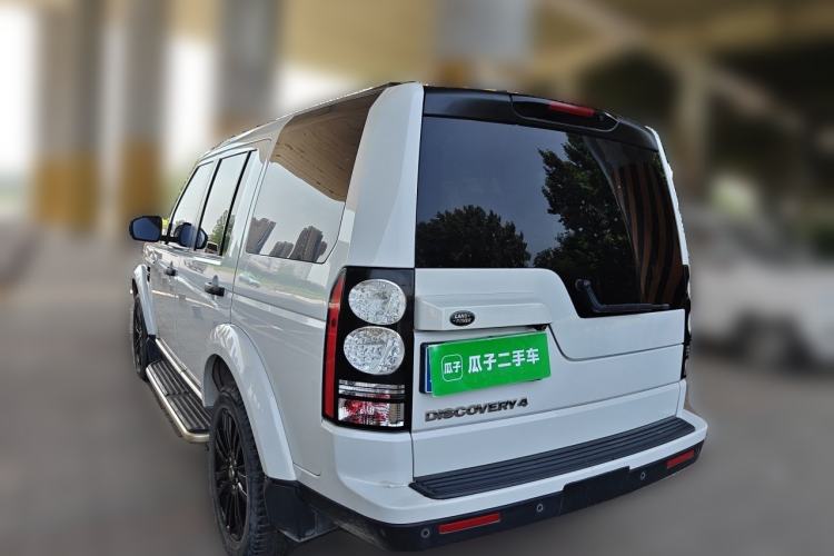 Used Land Rover Discovery 2015 3.0 SDV6 HSE Diesel Version Rear Left 45 Deg