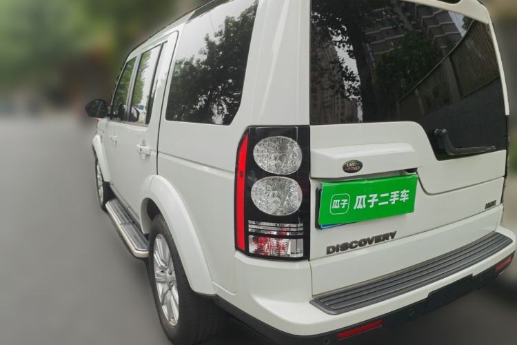Used Land Rover Discovery 2015 3.0 SDV6 HSE Diesel Version Rear Left 45 Deg