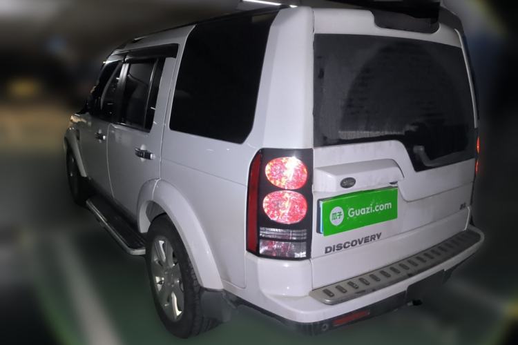 Used Land Rover Discovery 2015 3.0 SC V6 SE Rear Left 45 Deg