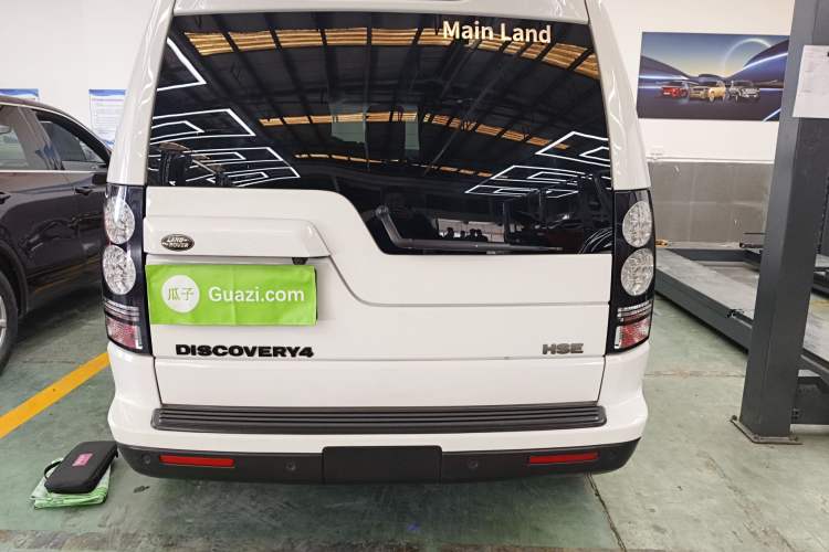 Used Land Rover Discovery 2015 3.0 SDV6 HSE Diesel Version Rear