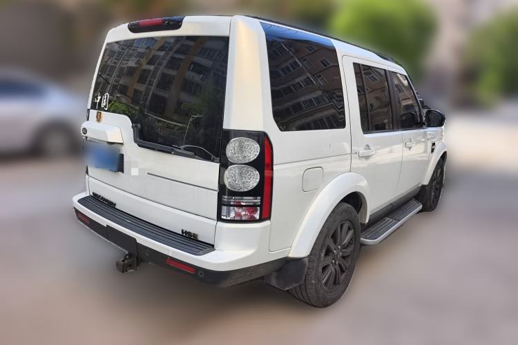 Used Land Rover Discovery 2015 3.0 SDV6 HSE Diesel Version Rear Right 45 Deg