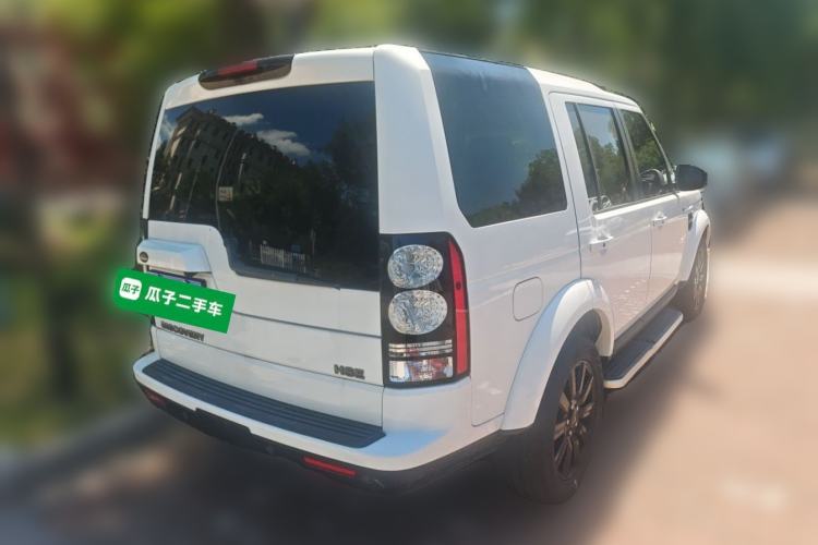 Used Land Rover Discovery 2015 3.0 SDV6 HSE Diesel Version Rear Right 45 Deg