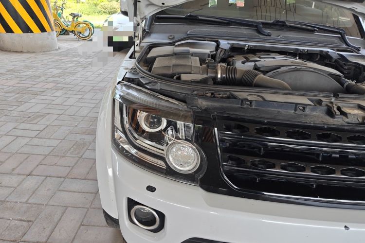 Used Land Rover Discovery 2015 3.0 SDV6 HSE Diesel Version Right Front Headlight