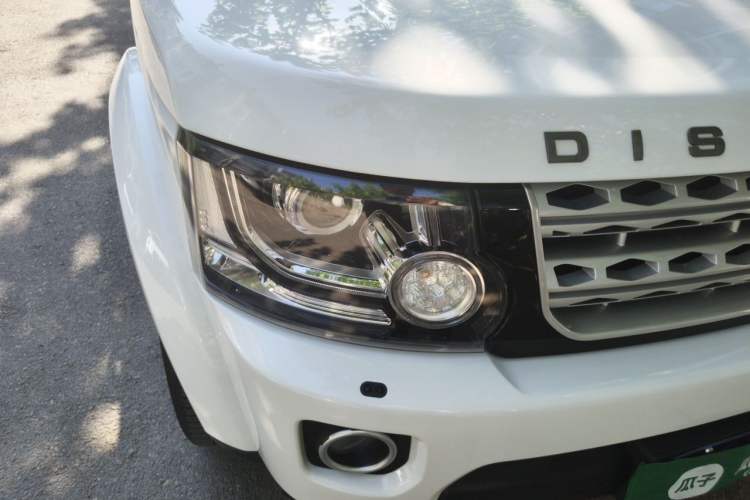 Used Land Rover Discovery 2015 3.0 SC V6 HSE Right Front Headlight