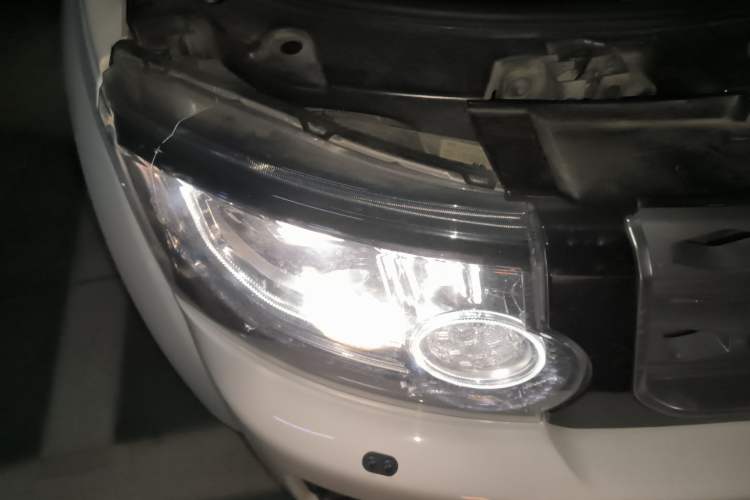 Used Land Rover Discovery 2015 3.0 SC V6 SE Right Front Headlight