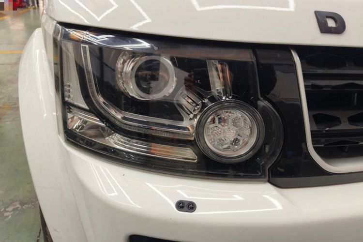 Used Land Rover Discovery 2015 3.0 SDV6 HSE Diesel Version Right Front Headlight