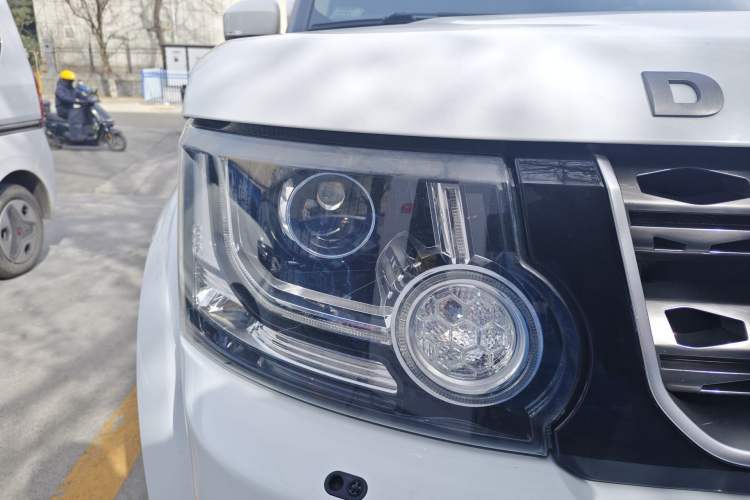 Used Land Rover Discovery  Right Front Headlight