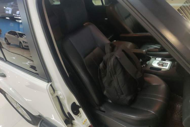 Used Land Rover Discovery 2015 3.0 SC V6 SE Right Front Seat