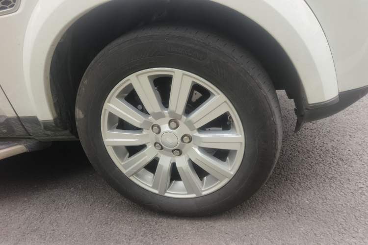 Used Land Rover Discovery 2015 3.0 SDV6 HSE Diesel Version Right Front Wheel Hub