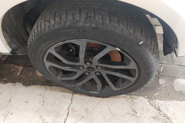 Used Land Rover Discovery 2015 3.0 SC V6 HSE Luxury Right Front Wheel Hub