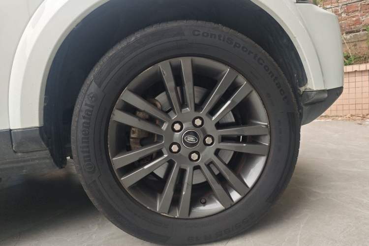 Used Land Rover Discovery 2015 3.0 SC V6 SE Right Front Wheel Hub