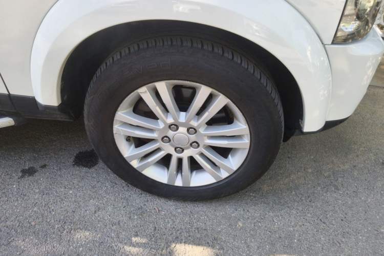 Used Land Rover Discovery 2015 3.0 SC V6 HSE Right Front Wheel Hub