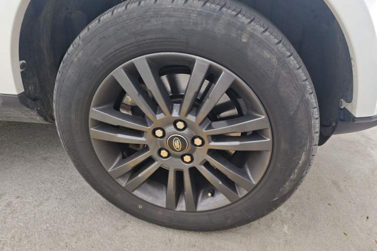 Used Land Rover Discovery  Right Front Wheel Hub