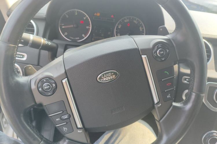 Used Land Rover Discovery 2015 3.0 SDV6 HSE Diesel Version Steering Wheel