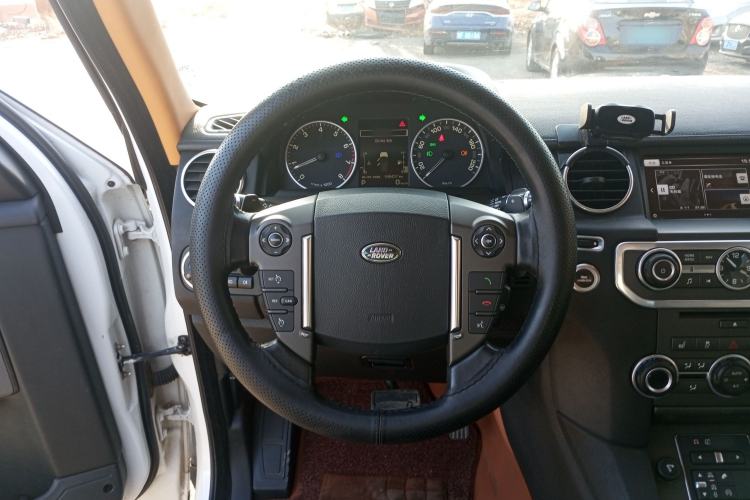 Used Land Rover Discovery 2015 3.0 SC V6 SE Steering Wheel