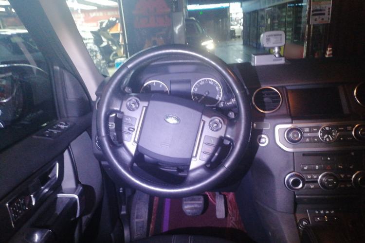 Used Land Rover Discovery 2015 3.0 SC V6 SE Steering Wheel