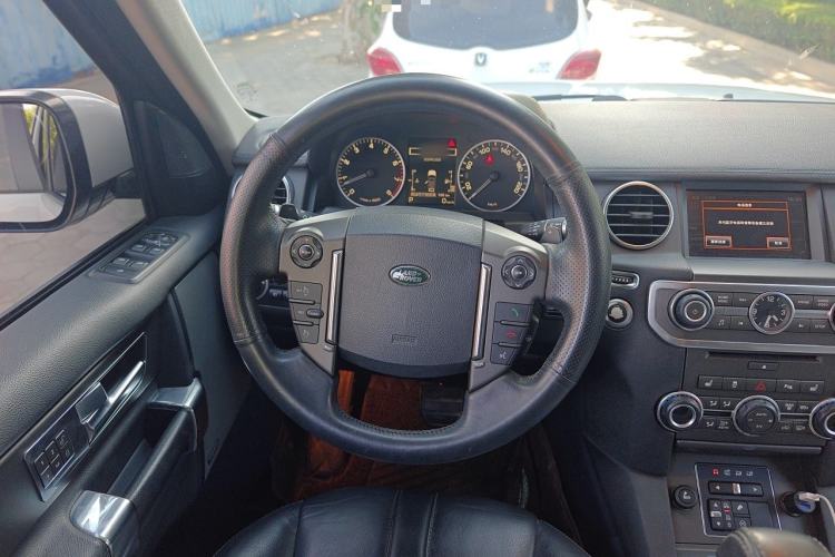 Used Land Rover Discovery 2015 3.0 SC V6 HSE Steering Wheel