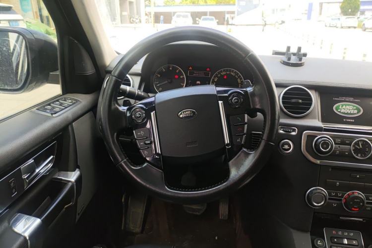Used Land Rover Discovery 2015 4th Generation 3.0 V6 SC SE 7 Seats Steering Wheel