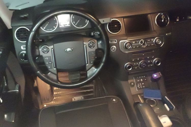 Used Land Rover Discovery 2015 3.0 SC V6 SE Steering Wheel