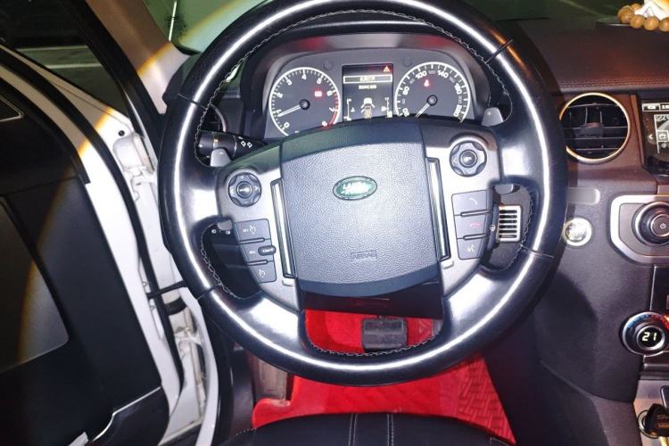 Used Land Rover Discovery 2015 3.0 SC V6 SE Steering Wheel