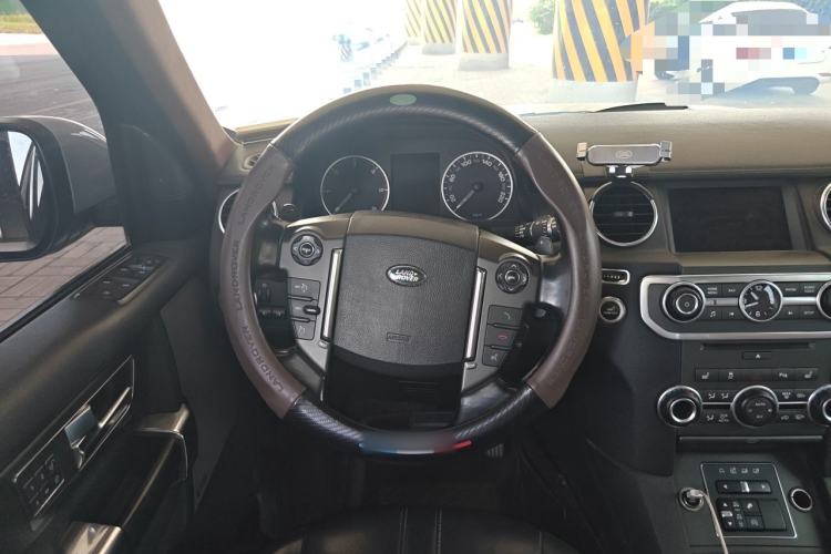Used Land Rover Discovery 2015 3.0 SDV6 HSE Diesel Version Steering Wheel