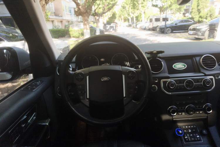 Used Land Rover Discovery 2015 3.0 SC V6 HSE Steering Wheel
