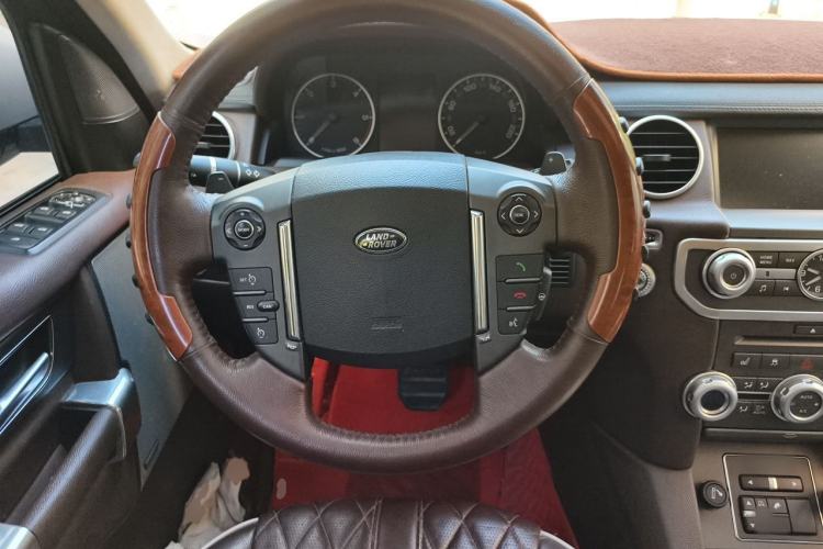 Used Land Rover Discovery 2015 3.0 SDV6 HSE Diesel Version Steering Wheel