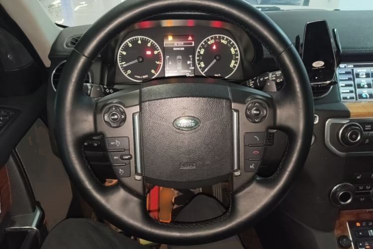 Used Land Rover Discovery 2015 3.0 SC V6 SE Steering Wheel