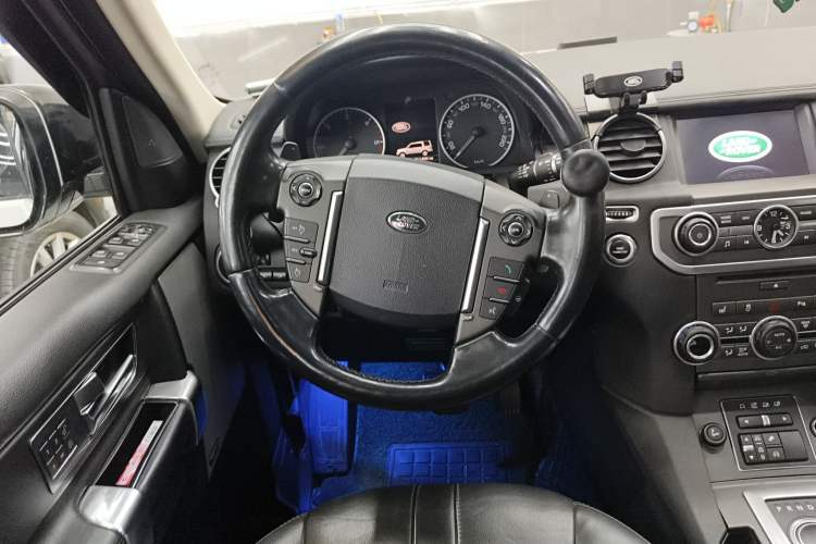 Used Land Rover Discovery 2015 3.0 SDV6 HSE Diesel Version Steering Wheel