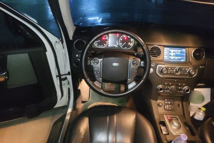 Used Land Rover Discovery 2015 3.0 SC V6 HSE Luxury Steering Wheel