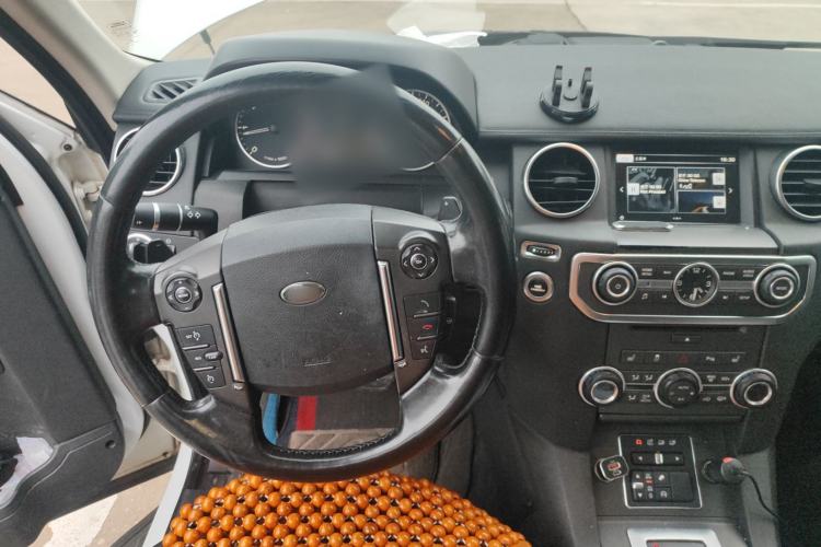 Used Land Rover Discovery 2015 3.0 SDV6 HSE Diesel Version Steering Wheel