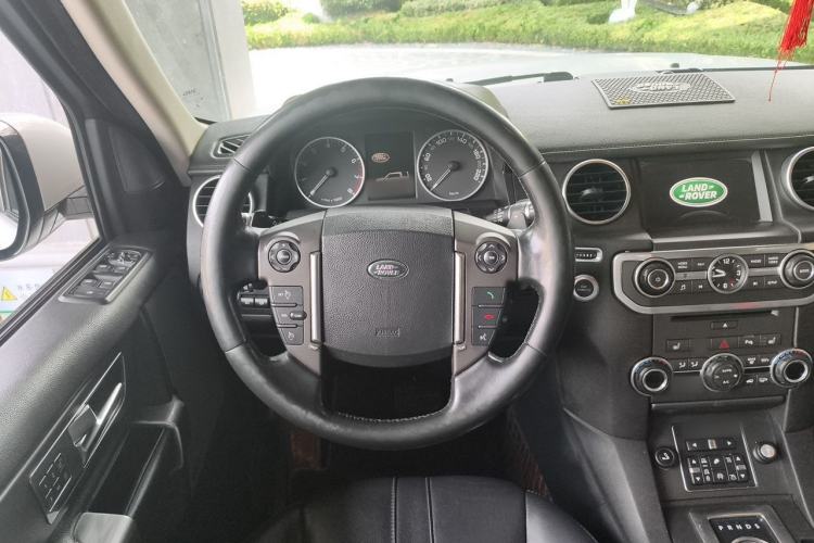 Used Land Rover Discovery 2015 3.0 SC V6 HSE Steering Wheel