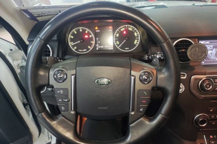 Used Land Rover Discovery 2015 3.0 SC V6 SE Steering Wheel