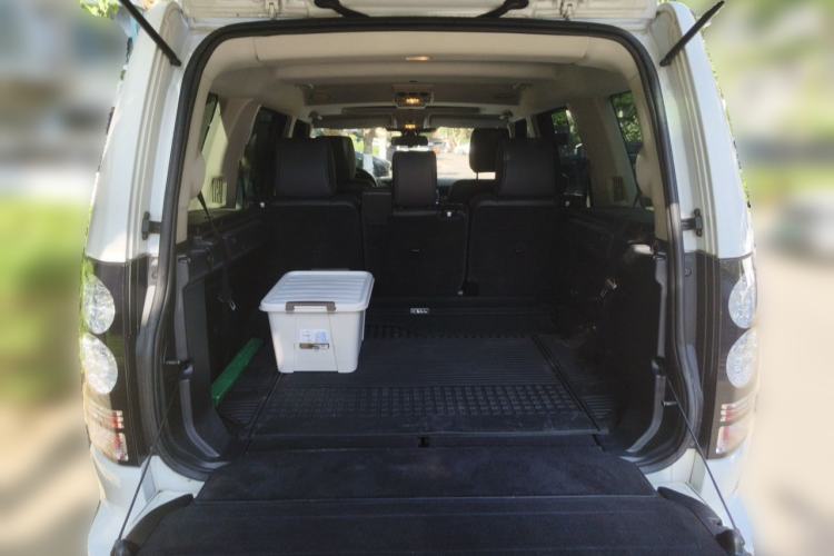 Used Land Rover Discovery 2015 3.0 SC V6 HSE Trunk