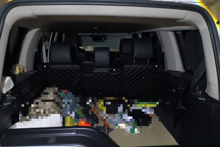 Used Land Rover Discovery 2015 3.0 SC V6 SE Trunk