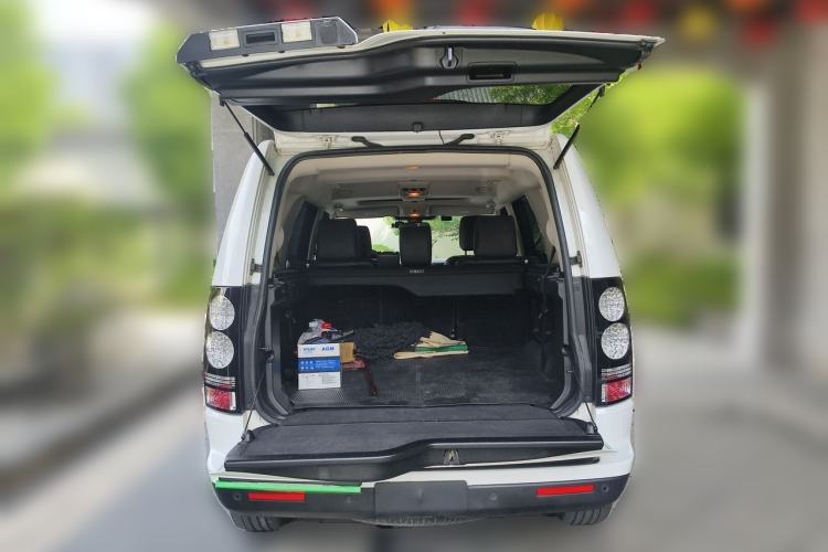 Used Land Rover Discovery 2015 3.0 SC V6 HSE Trunk