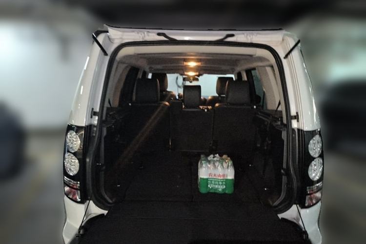 Used Land Rover Discovery 2015 3.0 SC V6 SE Trunk