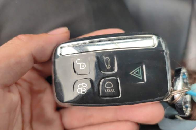 Used Land Rover Discovery 2015 3.0 SC V6 HSE Luxury Vehicle Key