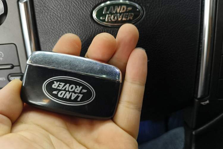 Used Land Rover Discovery 2015 3.0 SDV6 HSE Diesel Version Vehicle Key