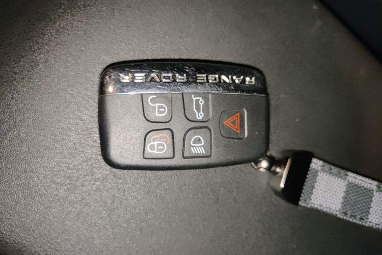 Used Land Rover Discovery 2015 3.0 SC V6 HSE Luxury Vehicle Key