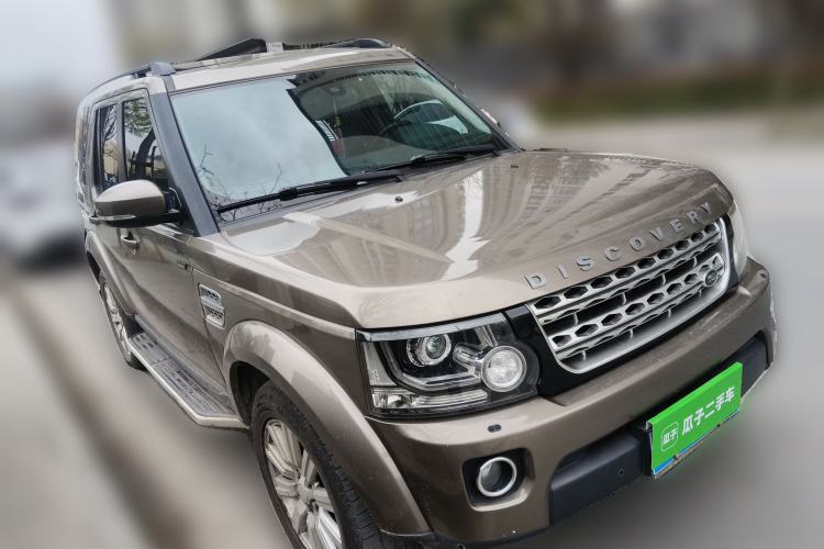 Used Land Rover Discovery 2015 3.0 SDV6 HSE Diesel Version Front Right 45 Deg
