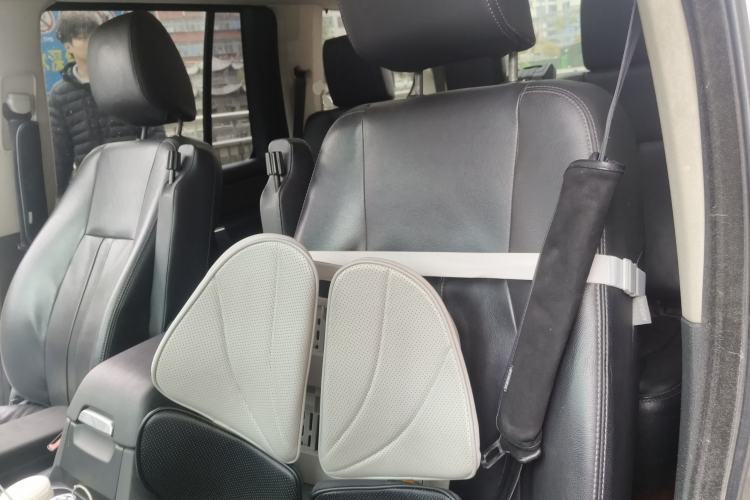 Used Land Rover Discovery 2015 3.0 SDV6 HSE Diesel Version Left Front Seat