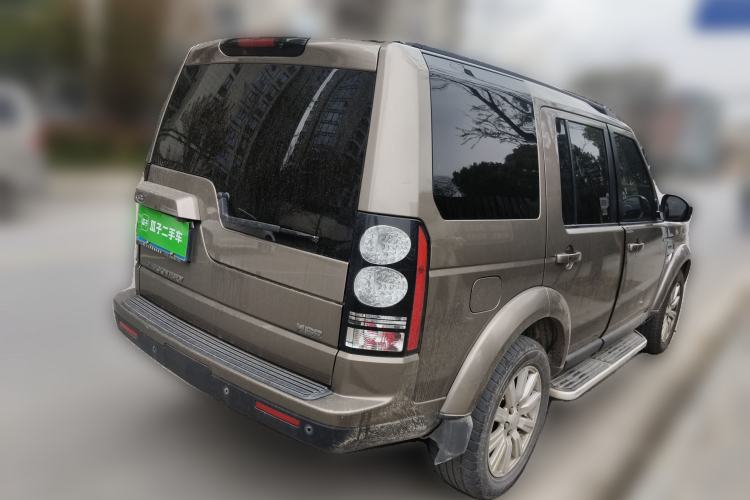 Used Land Rover Discovery 2015 3.0 SDV6 HSE Diesel Version Rear Right 45 Deg
