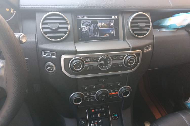 Used Land Rover Discovery  Audio And AC Panel